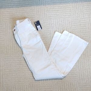 NWT-Universal Thread Women's White Jeans